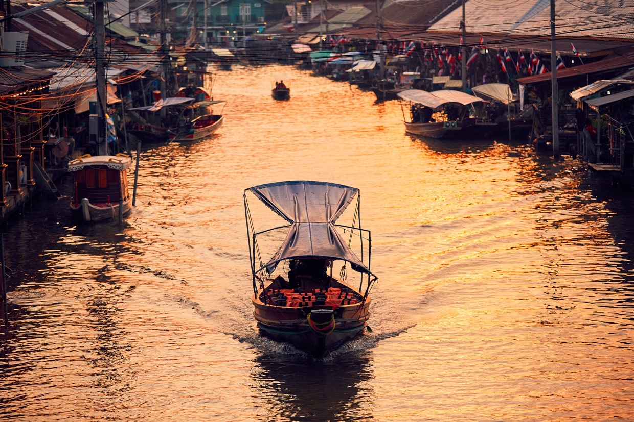 Amphawa Floating Market 